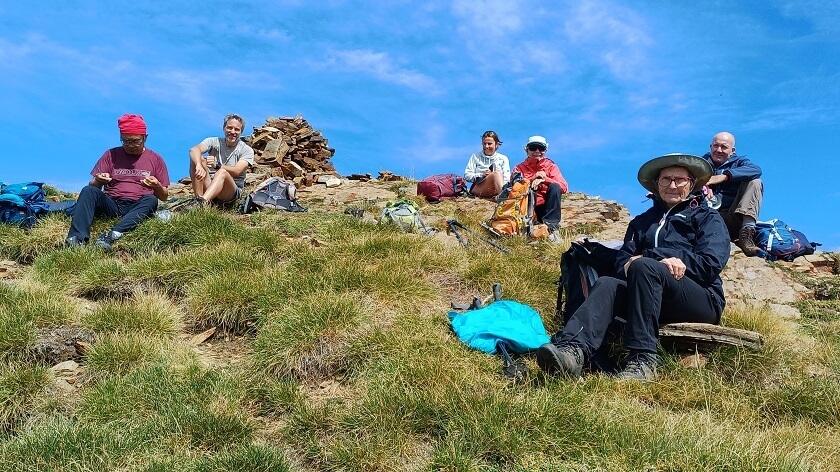 Le groupe au sommet Le groupe au sommet